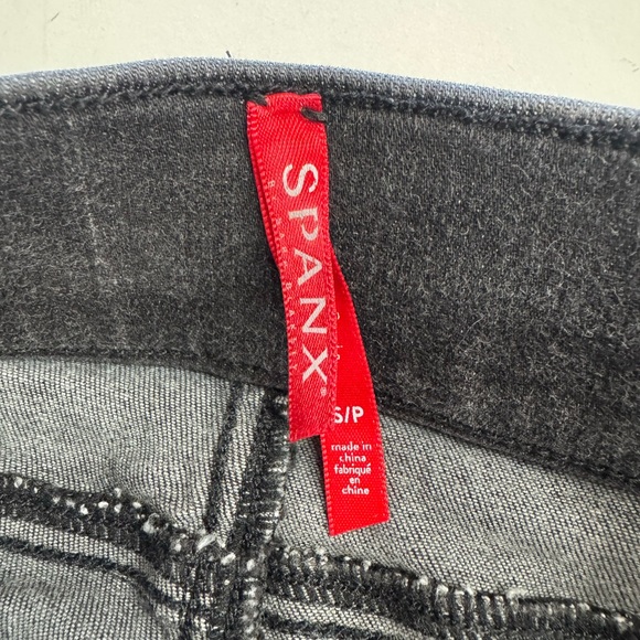 Spanx Women’s Small Distressed Denim Jeggings Jeans Black Pull On Medium Wash - Picture 4 of 7